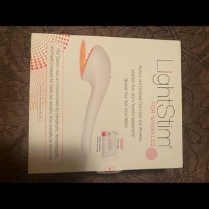 StimLight- Red light therapy- Eliminate wrinkles and firms skin- Brand new